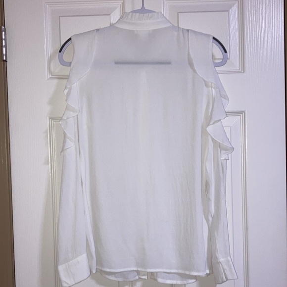 Venus size 6 white cold shoulder dressy blouse with “bling” - Picture 8 of 8
